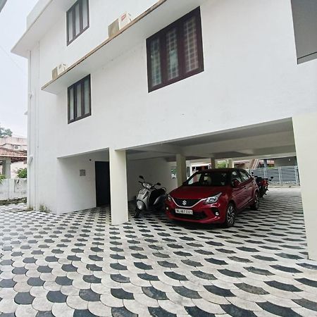 West Darshan Apartments And Villas Thiruvananthapuram Bagian luar foto