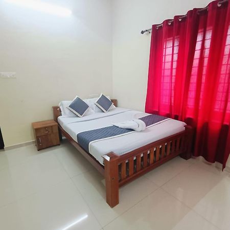 West Darshan Apartments And Villas Thiruvananthapuram Bagian luar foto